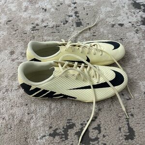 Men's Size 8 Nike Mercurial Zoom Vapor 15 Club FG Lemonade Cleats